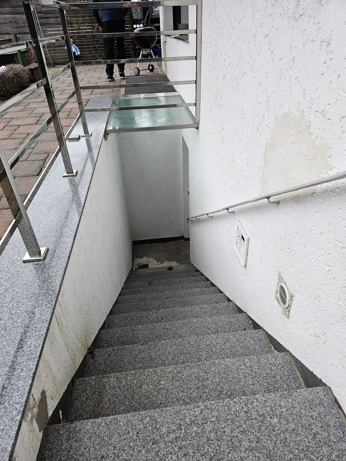 Fensterbänke und Außentreppen 14