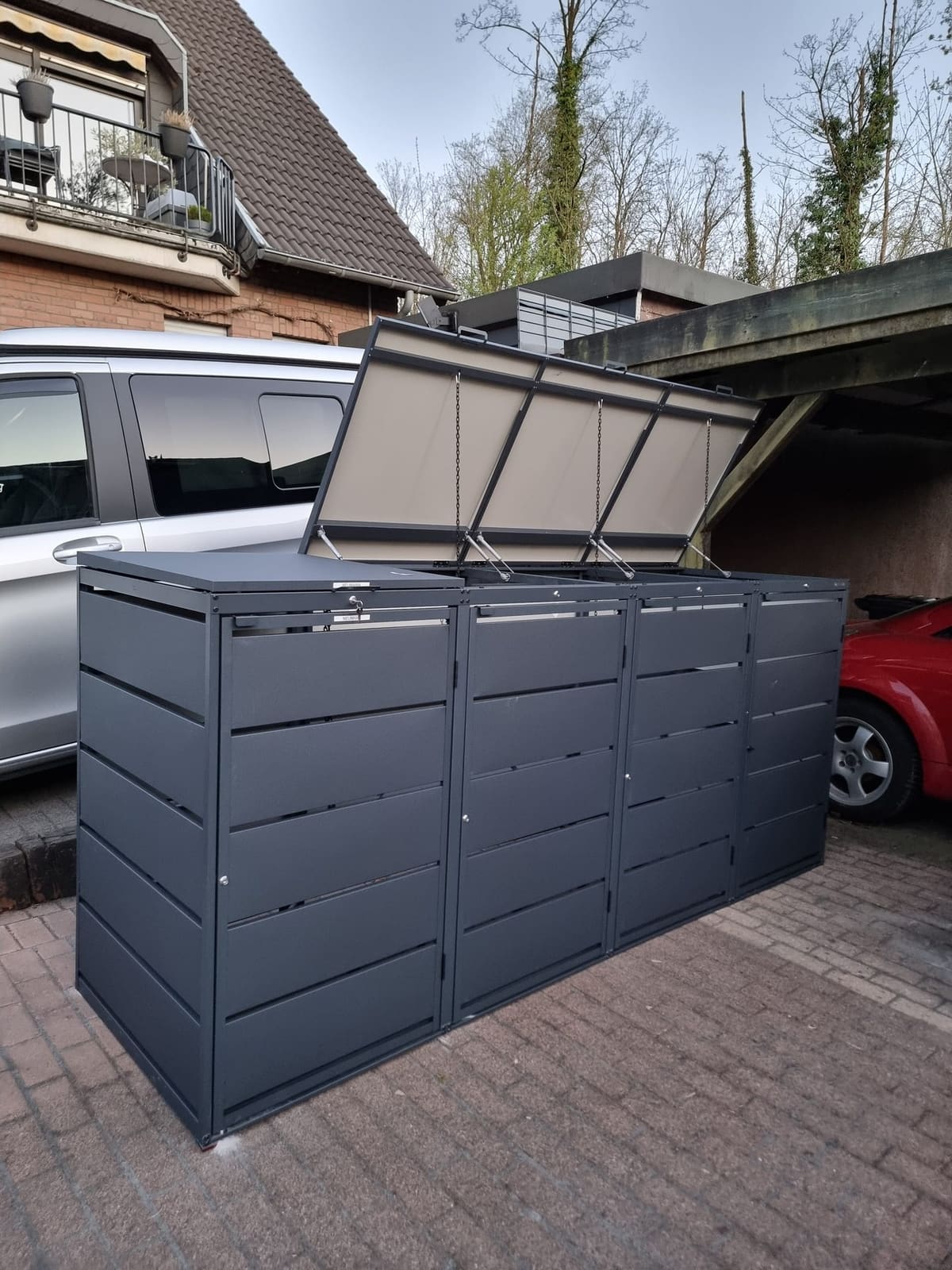 Mülltonnenverkleidung 10