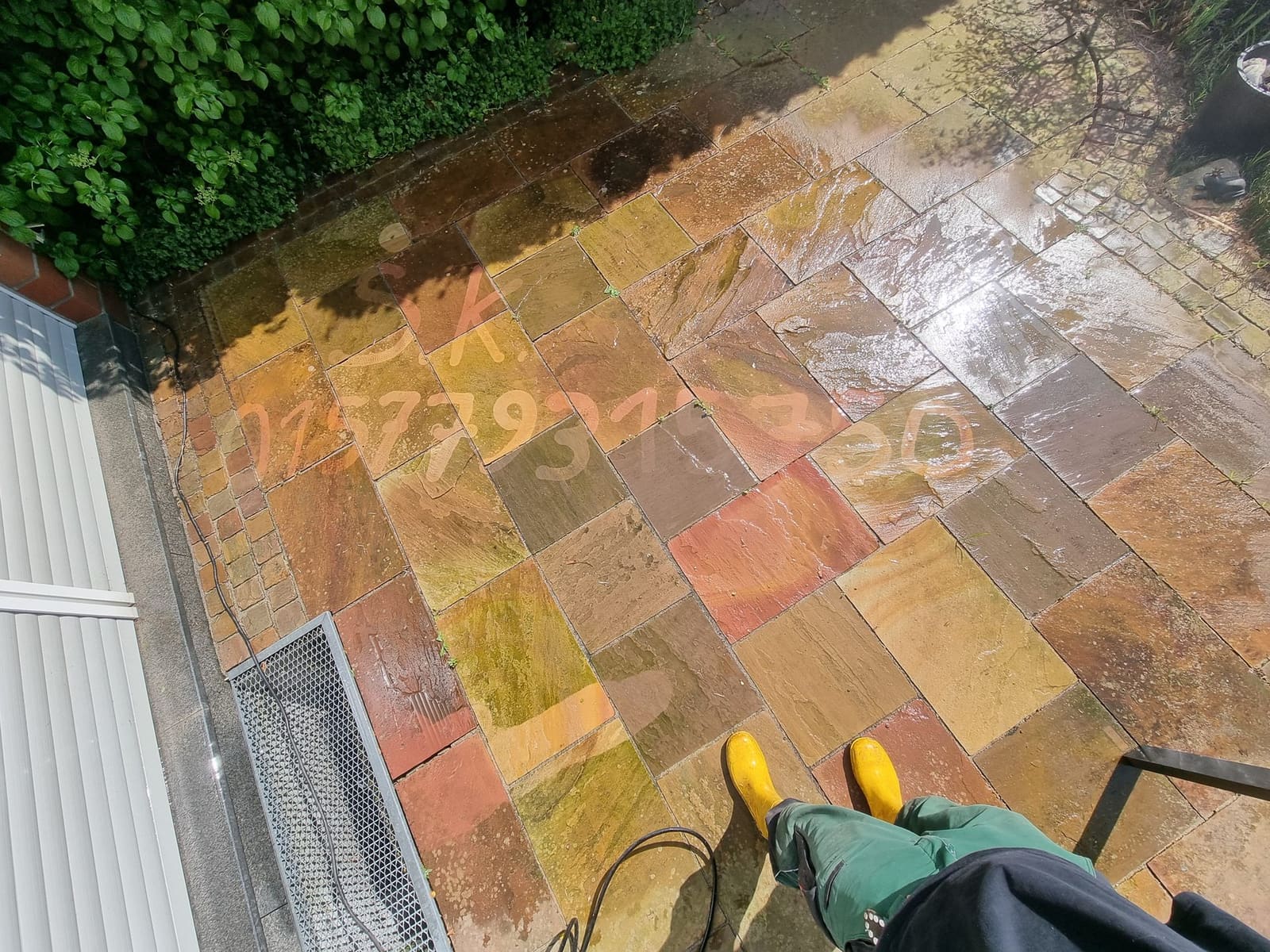 Terrassen- und Pflasterreinigung 50